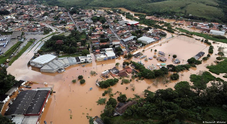 Elevan a 65 los muertos por las lluvias en el sur de Brasil