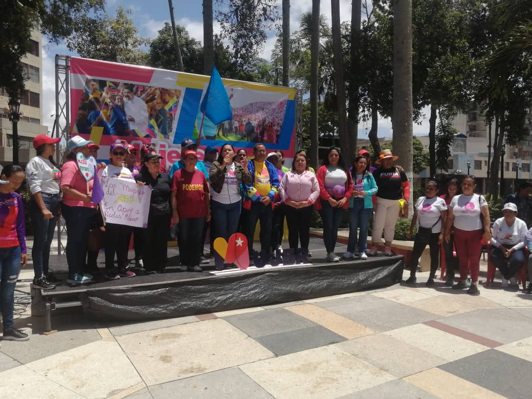 Mujeres de los diversos municipios del estado Lara manifestaron su respaldo al Presidente Nicolás Maduro