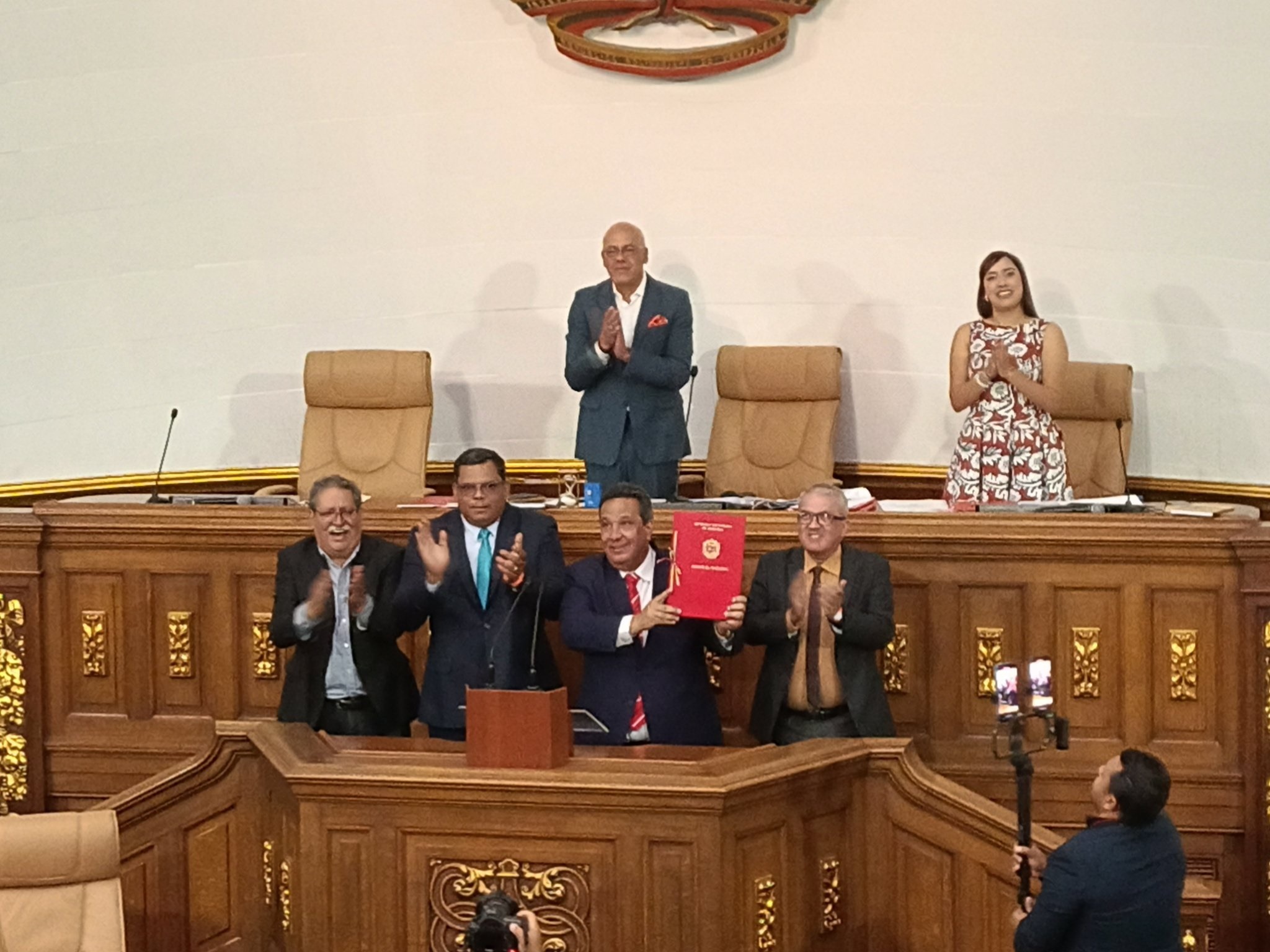 AN aprobó el traslado de restos simbólicos de Cristóbal Mendoza al Panteón Nacional