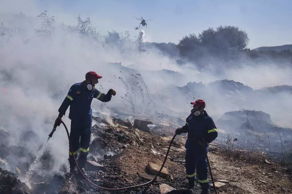 Turquía sigue luchando contra incendios forestales en medio de las altas temperaturas