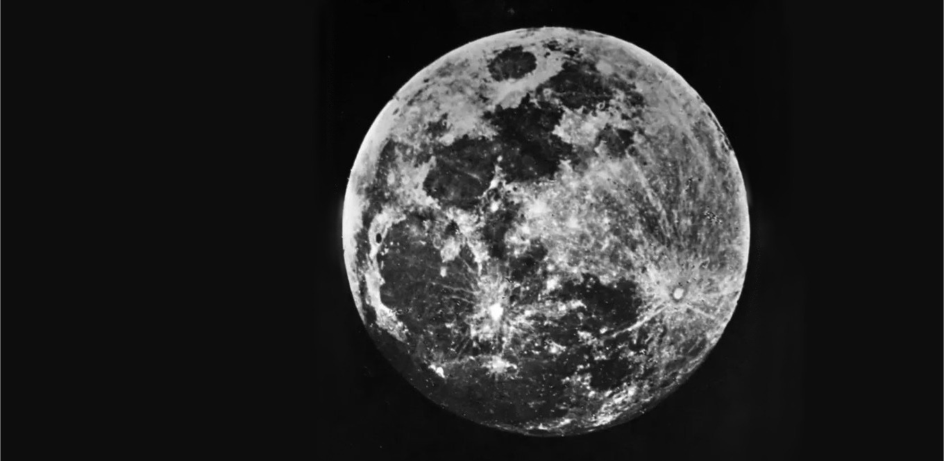 ¿Cómo fue tomada la primera fotografía de la Luna?