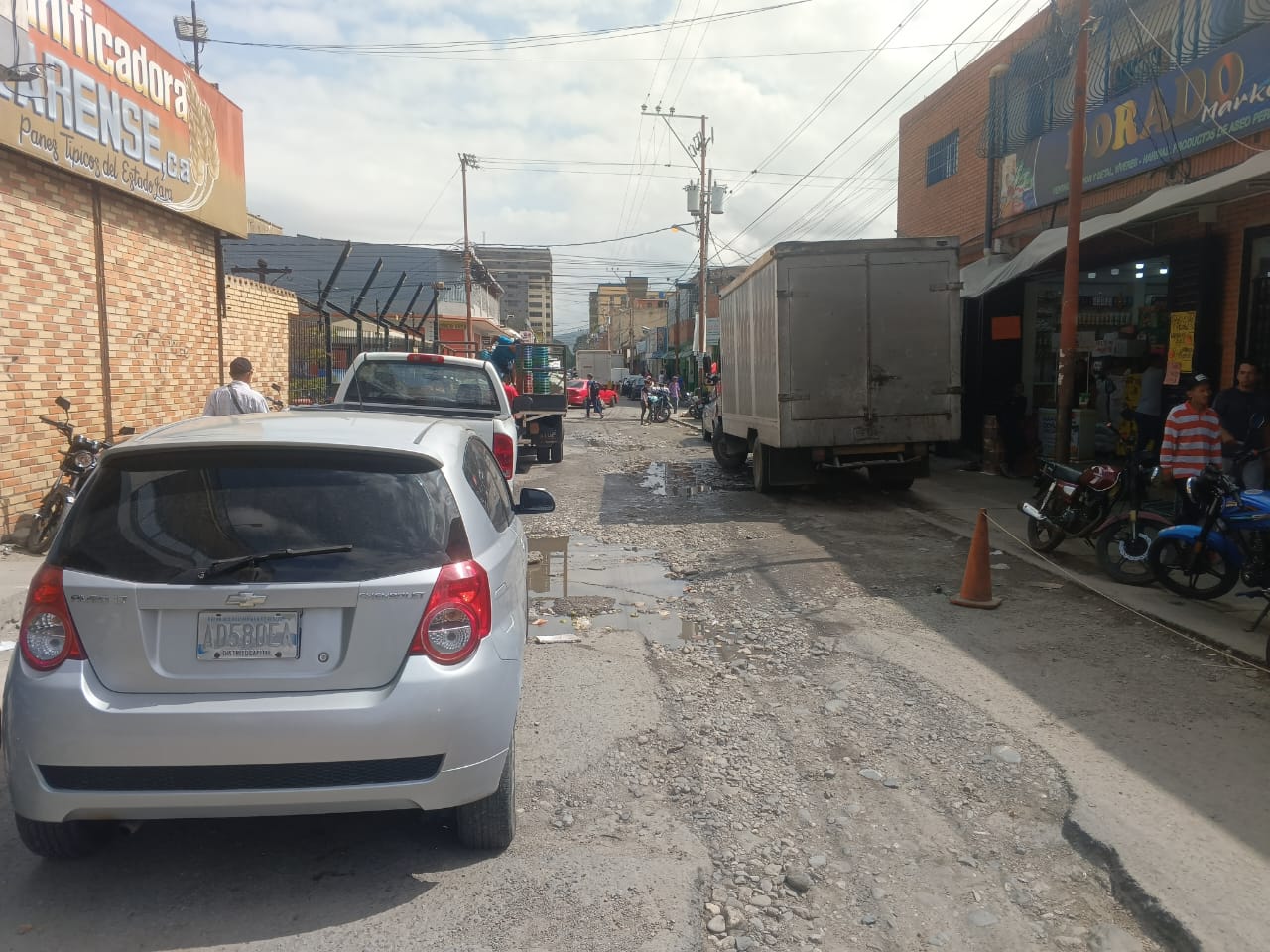 «Nos dejaron por fuera»: Reclaman asfaltado en la Calle 32 de El Manteco