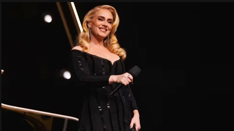 Adele anunció un “largo descanso” de los escenarios