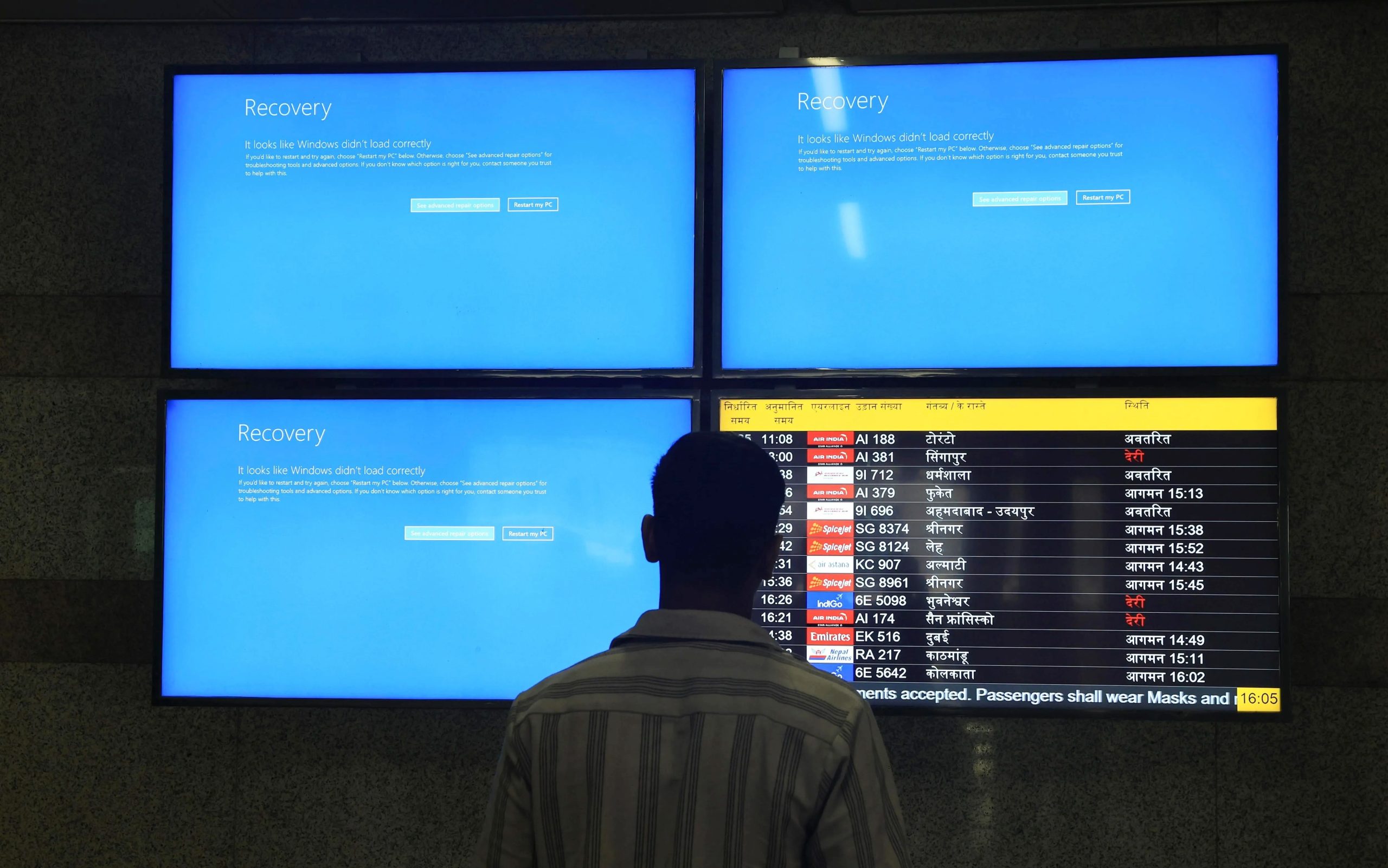 Falla técnica de Microsoft afecta a aerolíneas y empresas de todo el mundo