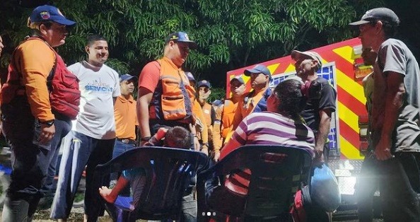Protección Civil atiende sectores afectados por el desbordamiento del río Guanare