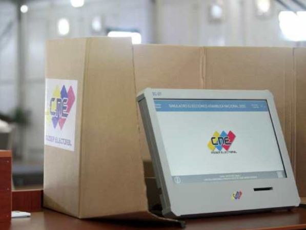 CNE continúa auditorías de las máquinas electorales para garantizar que no haya fallas en los comicios presidenciales