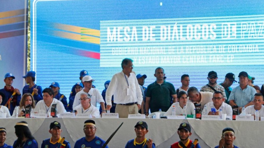 Gobierno colombiano y parte de una disidencia de las FARC instalan quinto ciclo de diálogos