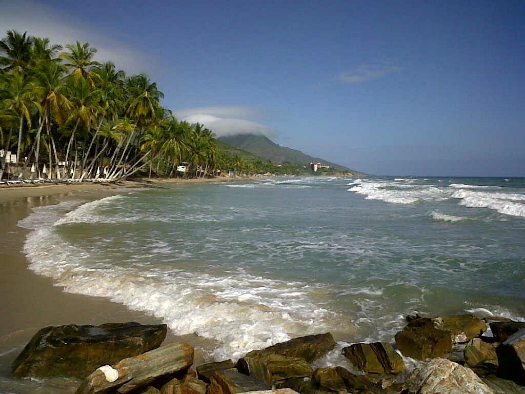 Recuperan infraestructura turística en playa Guacuco