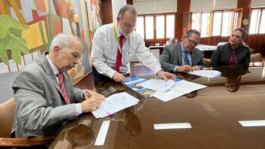 Chevron y la UCV firman convenio para el desarrollo científico y tecnológico