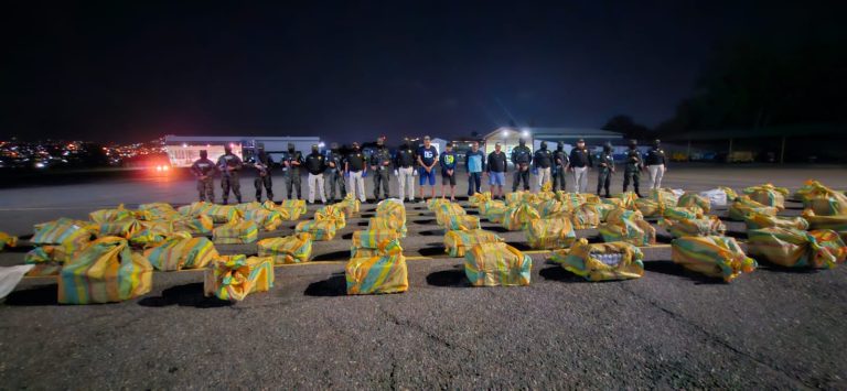 Capturan a tres venezolanos con 3,7 Toneladas de cocaína en Honduras