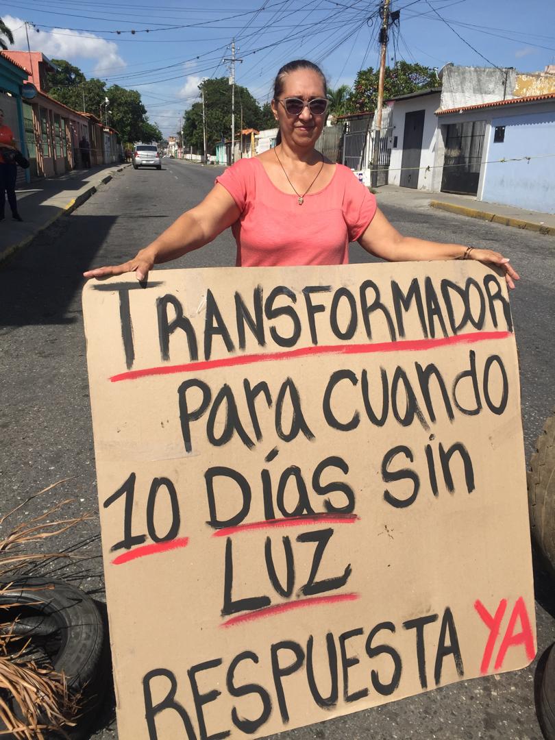 Vecinos de Santa Inés protestan tras diez días sin electricidad por explosión de transformador