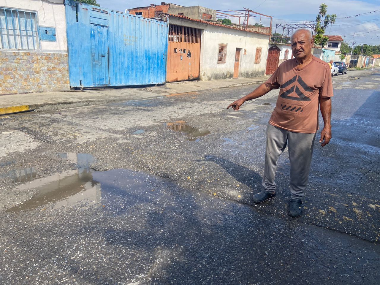 Habitantes del barrio San Vicente cumplen 20 años sin asfaltado