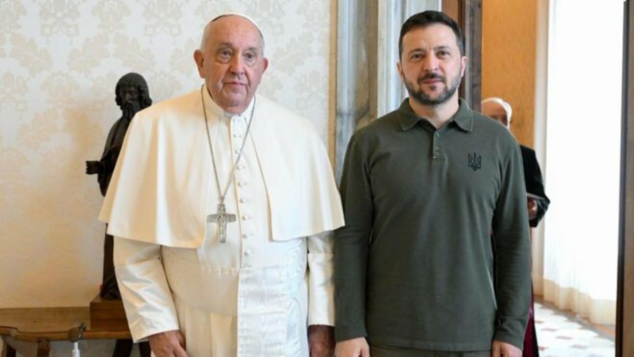 Papa Francisco se reúne con el presidente Zelenski en el Vaticano para abogar por la paz