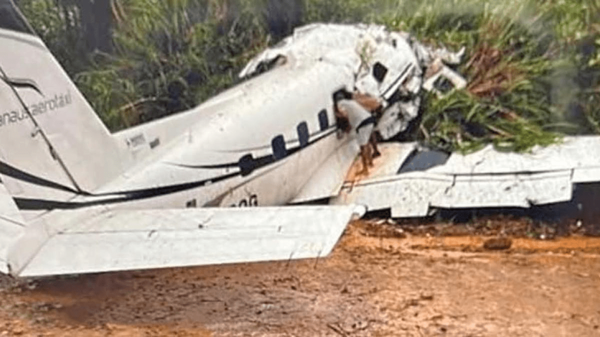 Al Menos Cinco Personas Fallecieron En Un Accidente De Una Avioneta En