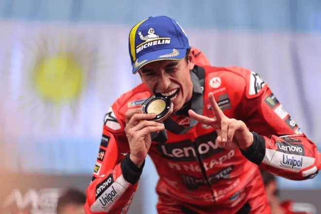 GP de Argentina de MotoGP 2025: El piloto Español Marc Márquez resiste a Álex y gana el Sprint